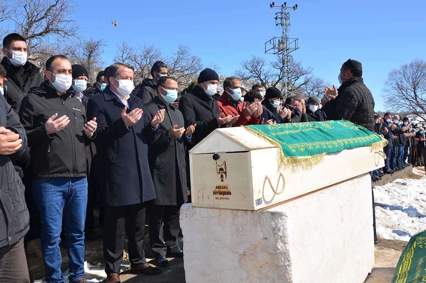 Sağlık-Sen Genel Başkan Yardımcısı Aslan ve babası defnedildi Sağlık-Sen Genel Başkan Yardımcısı Aslan ve babası defnedildi